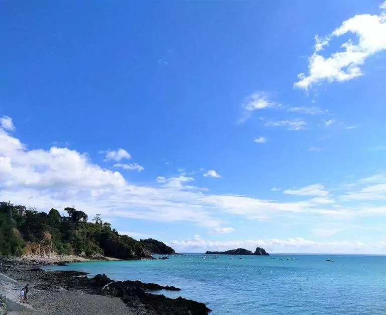 magnifique vue de la côte à Cancale