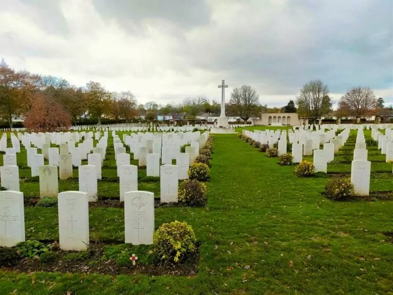Cimetière militaire britannique de Ranville