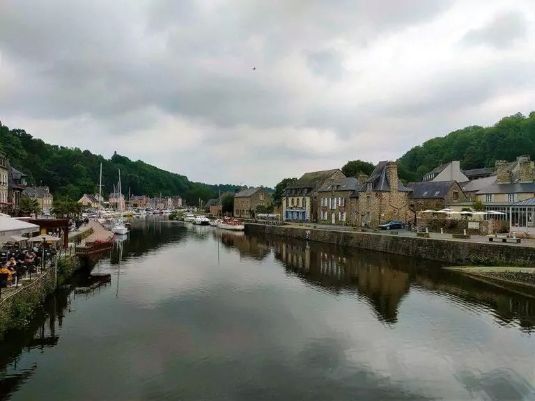 port de Dinan sur les bords de la Rance