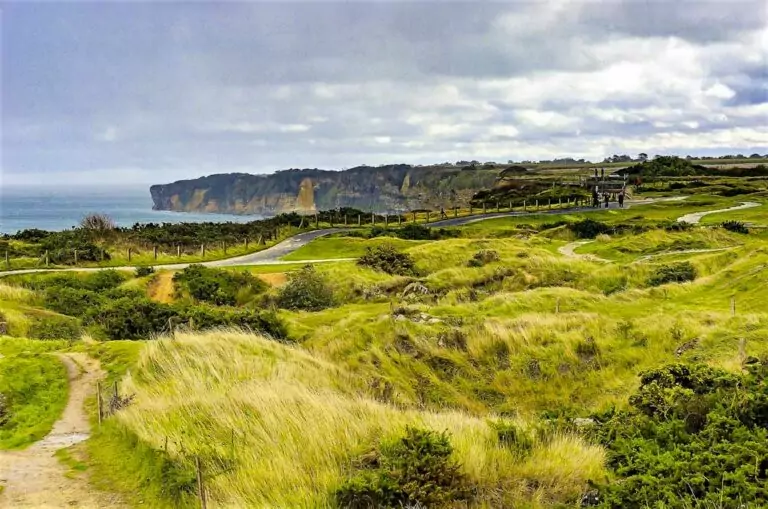 vue sur les falaises de la Pointe du Hoc